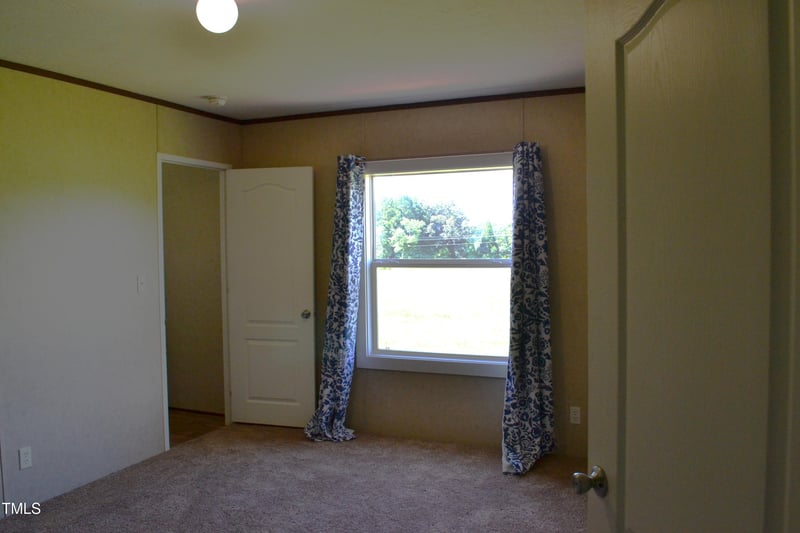6254 River Acres Dr, Graham, NC 27253