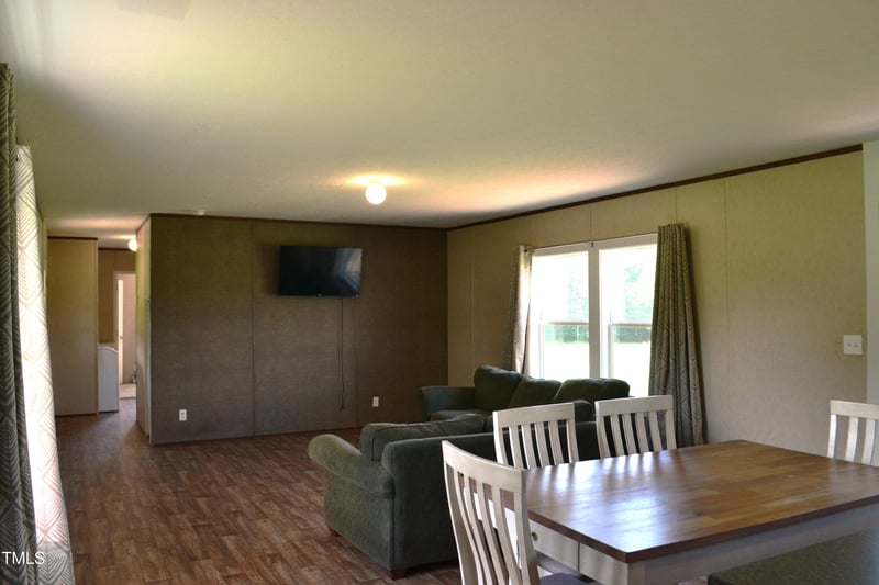 6254 River Acres Dr, Graham, NC 27253