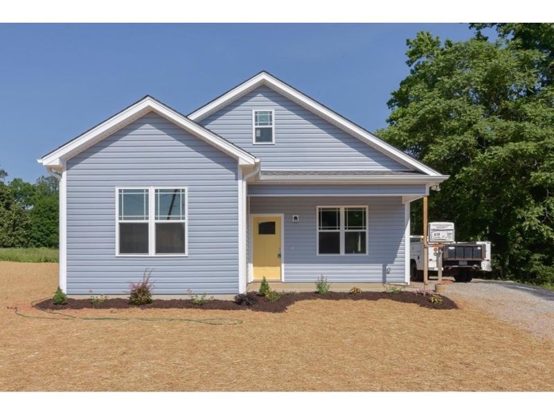 626 S 8th St, Mebane, NC 27302