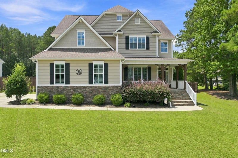 626 Bridgeport Cir, Clayton, NC 27527