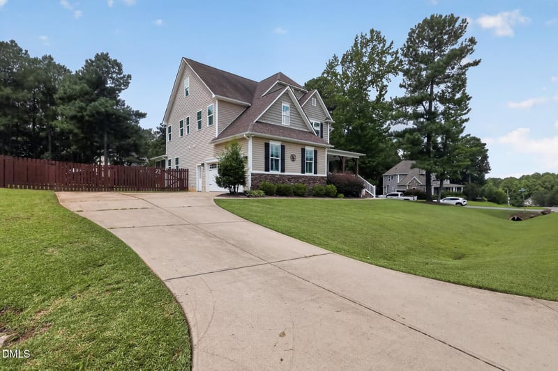 626 Bridgeport Cir, Clayton, NC 27527