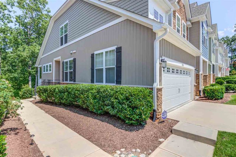 626 Chronicle Dr, Cary, NC 27513