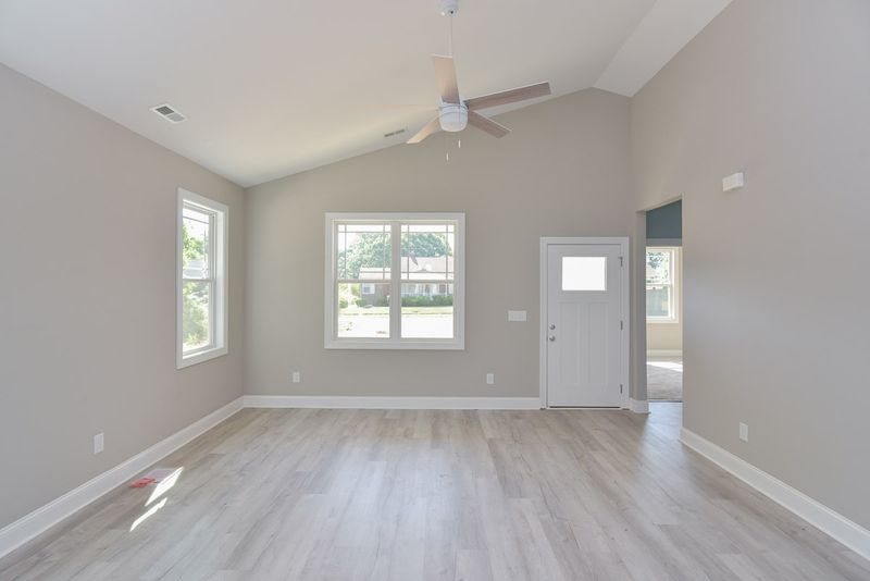 626 S Eighth St, Mebane, NC 27302