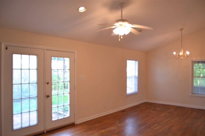 626 Freeland Dr, Hillsborough, NC 27278