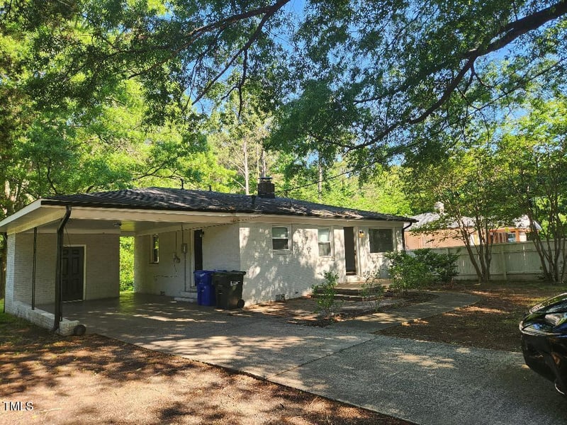 626 Hoover Rd, Durham, NC 27703