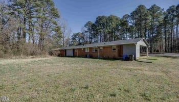 626 Maple Ln, Raleigh, NC 27603