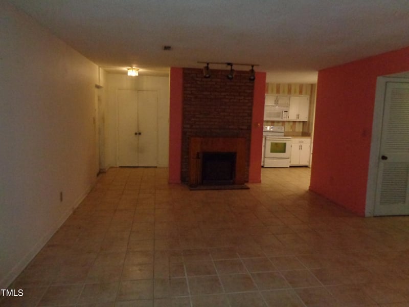 626 Pine Ridge Pl, Raleigh, NC 27609