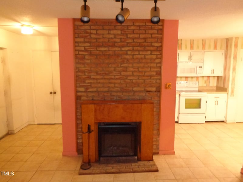 626 Pine Ridge Pl, Raleigh, NC 27609