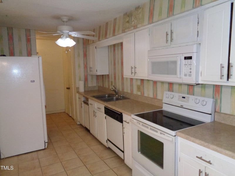 626 Pine Ridge Pl, Raleigh, NC 27609