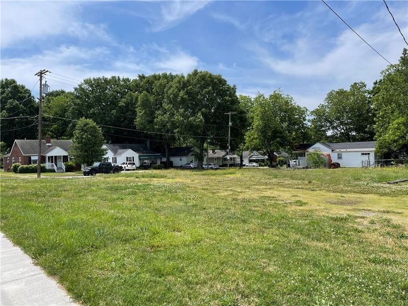 626 W Webb Ave, Burlington, NC 27217