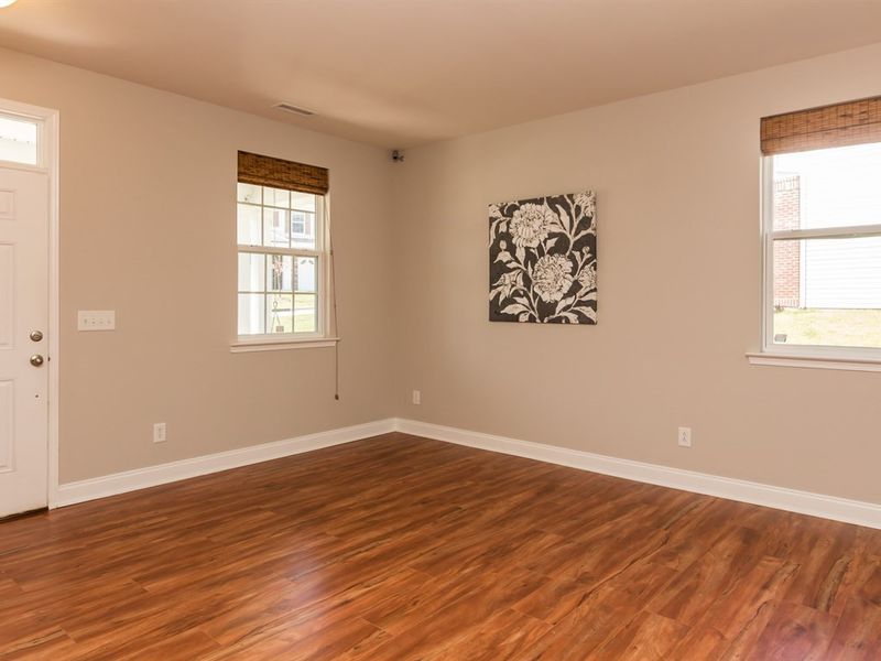 627 Ashburn Ln, Durham, NC 27703