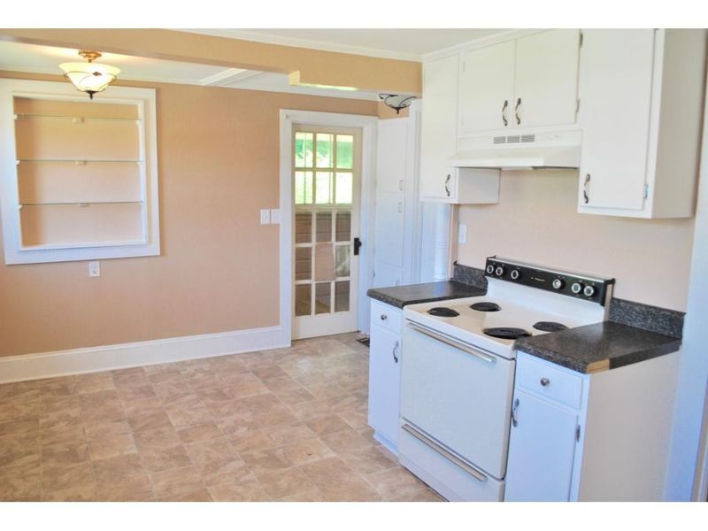 627 Border St, Graham, NC 27253