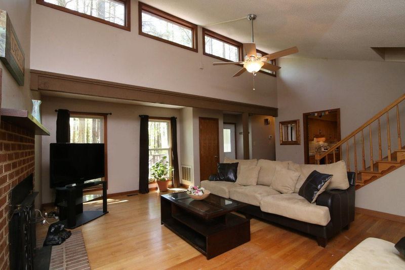627 Carl Dr, Chapel Hill, NC 27516