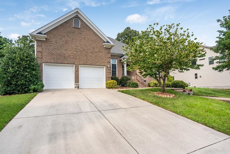 627 Doddington Dr, Rolesville, NC 27571