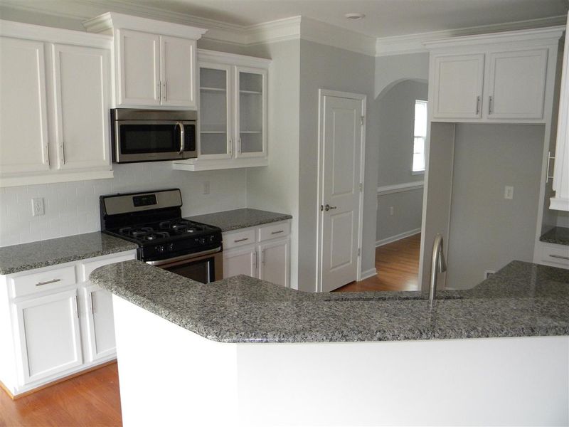 627 Hiddenbrook Dr, Durham, NC 27703