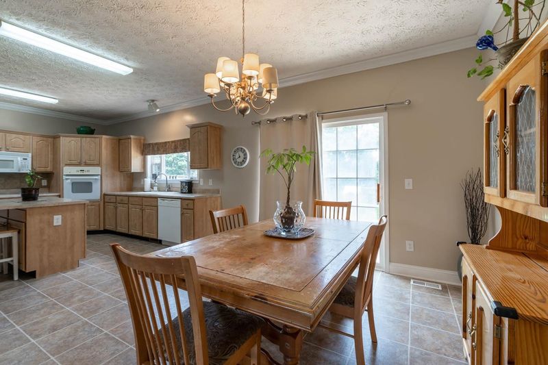 627 Jack Rd, Clayton, NC 27520