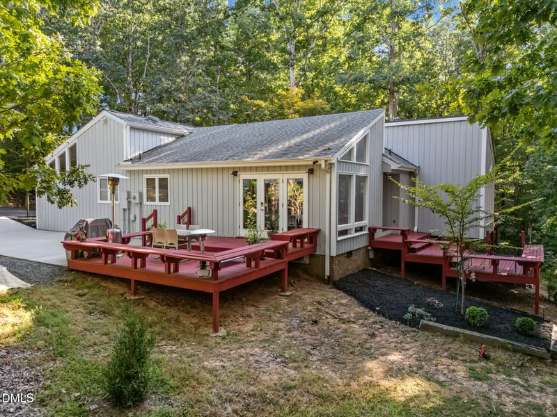 627 Kensington Dr, Chapel Hill, NC 27514