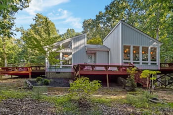 627 Kensington Dr, Chapel Hill, NC 27514