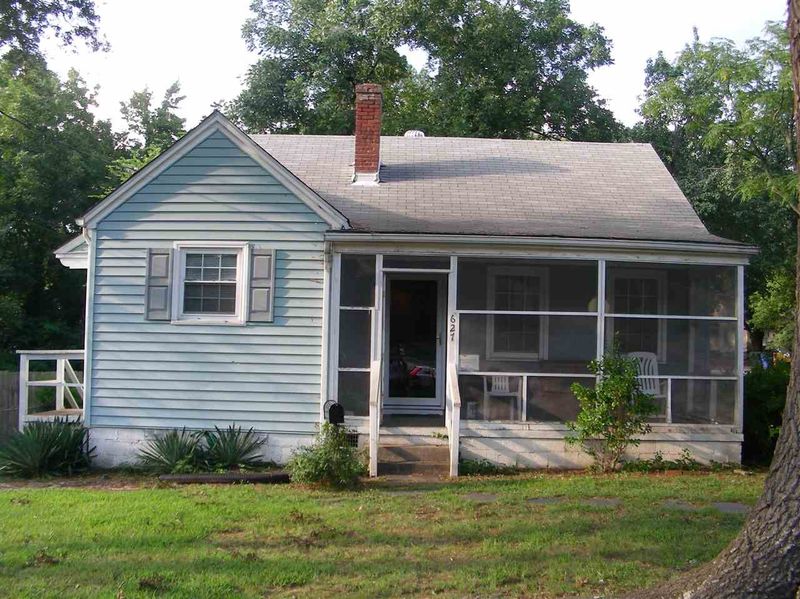 627 Monroe Dr, Raleigh, NC 27604