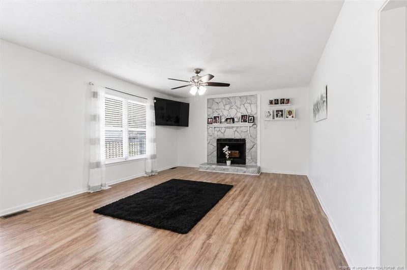 627 Sunnybrook Dr, Hope Mills, NC 28348