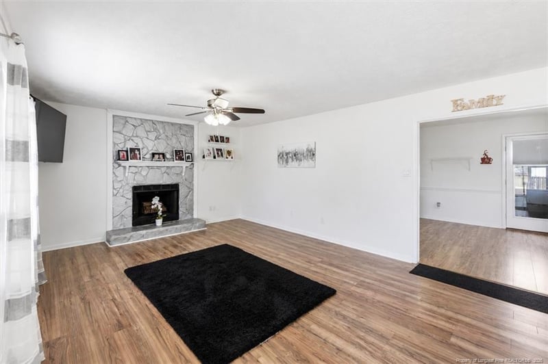 627 Sunnybrook Dr, Hope Mills, NC 28348