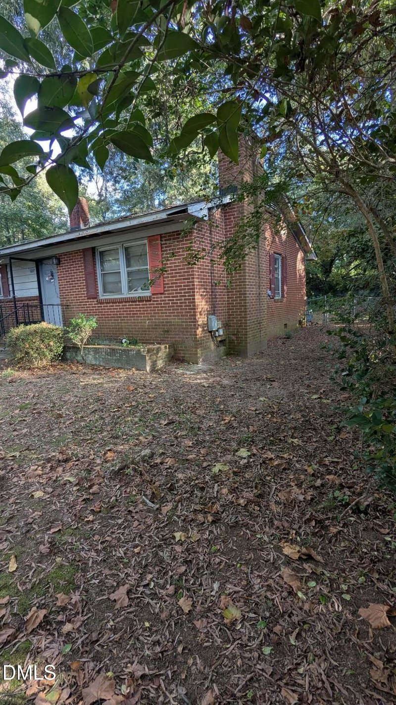 627 Winterlochen Rd, Raleigh, NC 27603