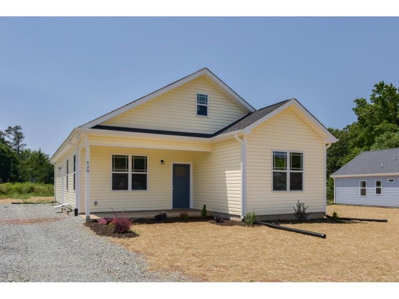 628 S 8th St, Mebane, NC 27302