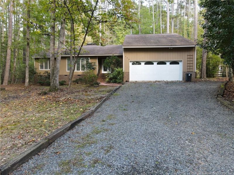 628 Angus Ct, Sanford, NC 27332