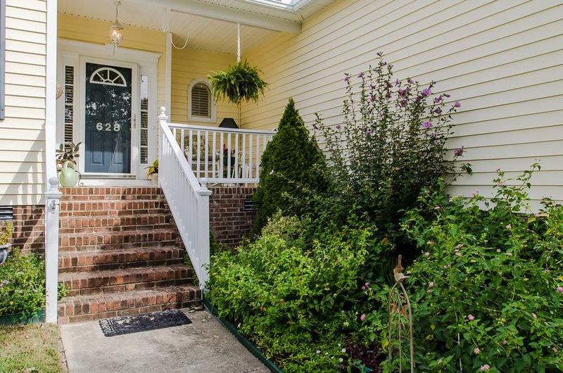 628 Commander Dr, Wendell, NC 27591