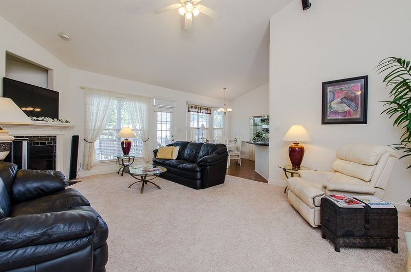 628 Commander Dr, Wendell, NC 27591