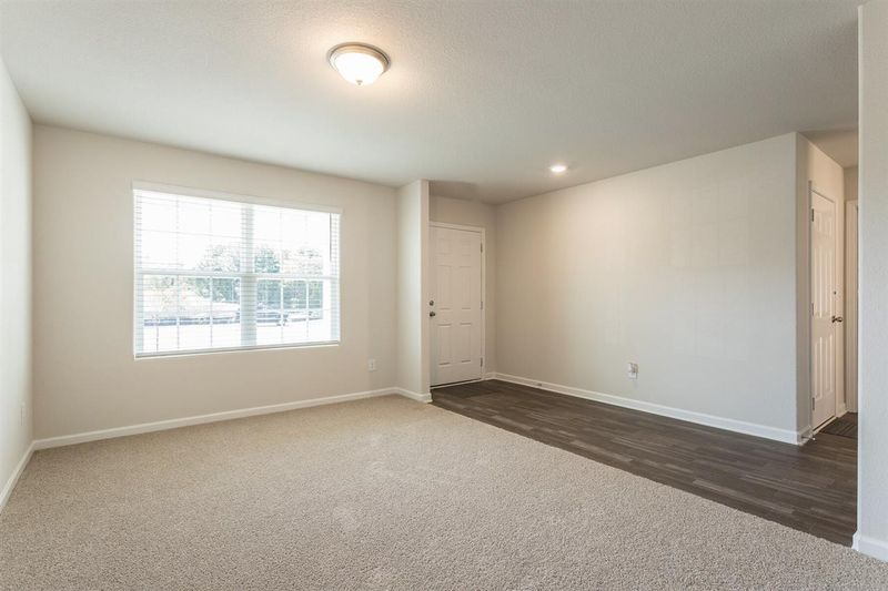 628 Crackling Ct, Zebulon, NC 27597
