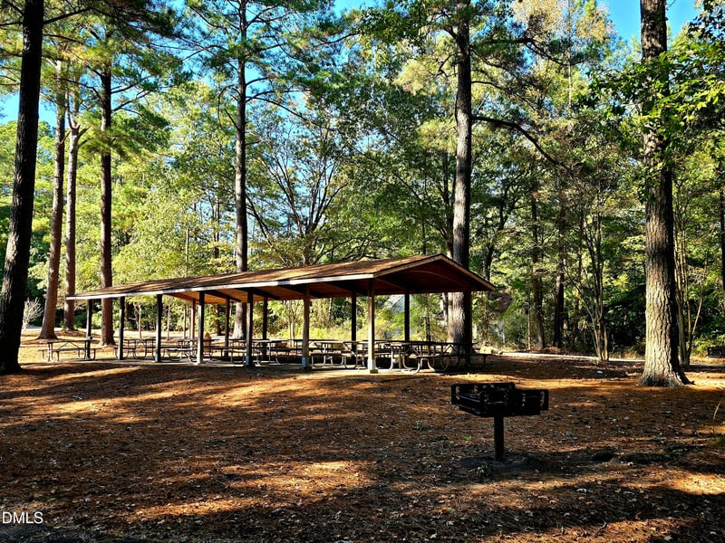 628 Oleander Rd, Raleigh, NC 27603