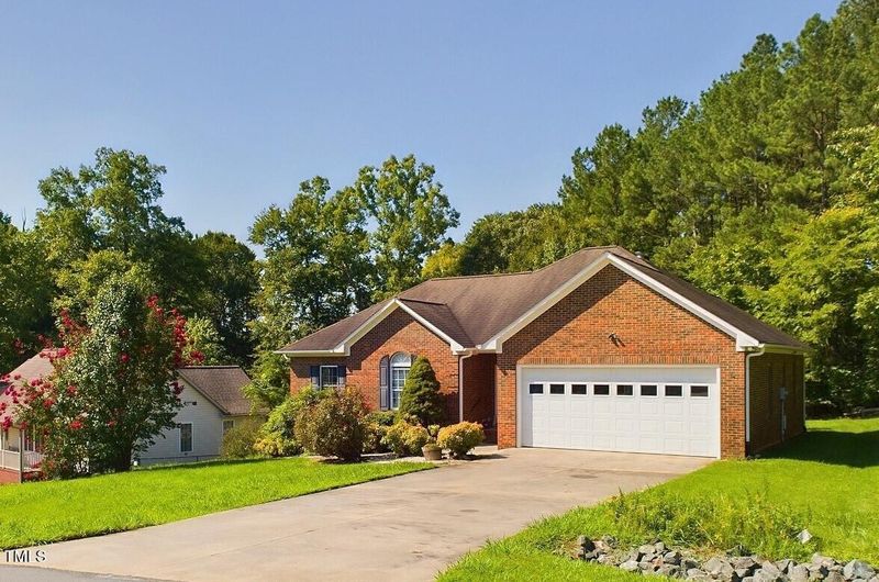 628 Rockwood Dr, Graham, NC 27253