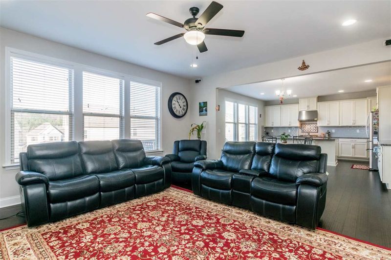628 Secret Meadow Ln, Apex, NC 27523