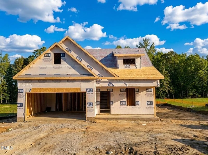 628 Springtooth Dr, Zebulon, NC 27597