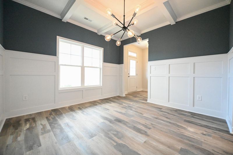 629 Amusement Dr, Hope Mills, NC 28348