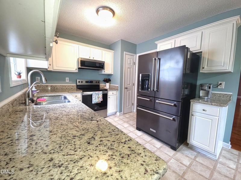 629 Avondale Dr, Clayton, NC 27520