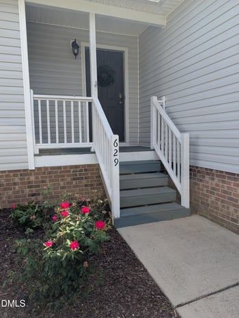 629 Avondale Dr, Clayton, NC 27520