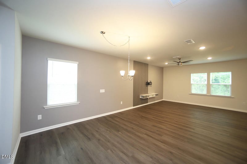 629 Donnegal Farm Dr, Fuquay Varina, NC 27526