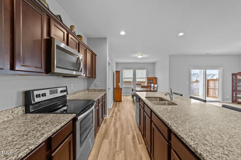 629 Kenyon Spring Dr, Zebulon, NC 27597