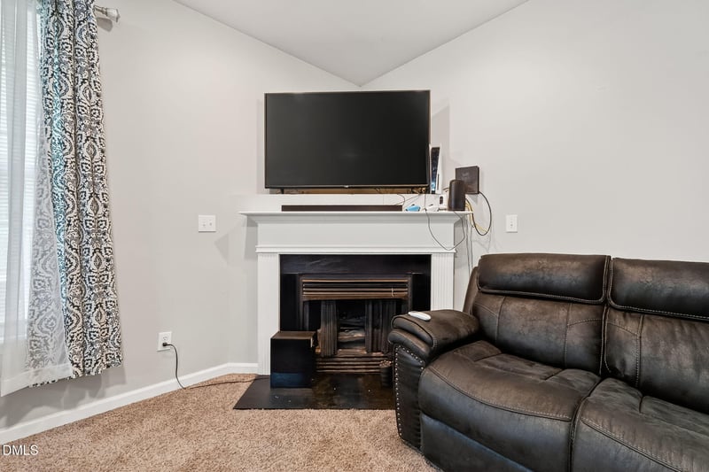 629 Woodson Dr, Clayton, NC 27527