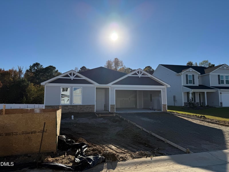 63 Emily Gardens Dr, Selma, NC 27576