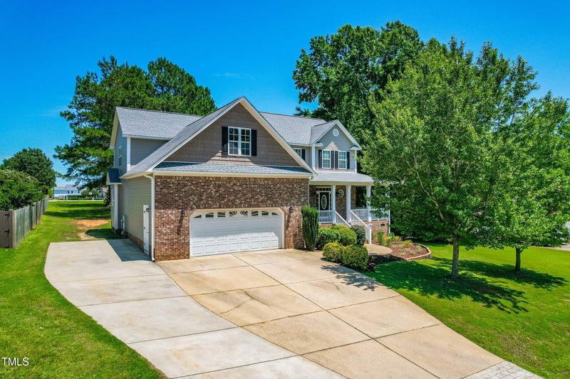 63 Majestic Oak Dr, Garner, NC 27529