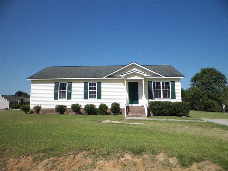 63 Meade Dr, Four Oaks, NC 27524
