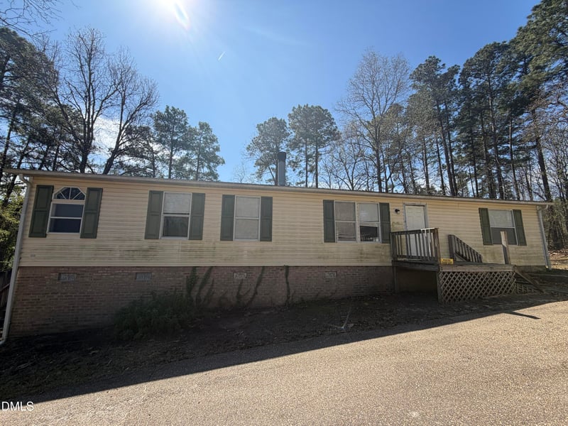 63 Mullins Dr, Lillington, NC 27546