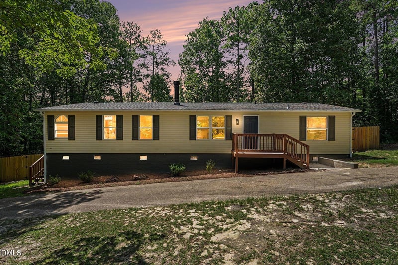 63 Mullins Dr, Lillington, NC 27546