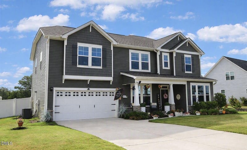 63 Pond Mountain Dr, Clayton, NC 27520