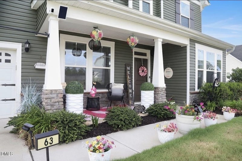 63 Pond Mountain Dr, Clayton, NC 27520