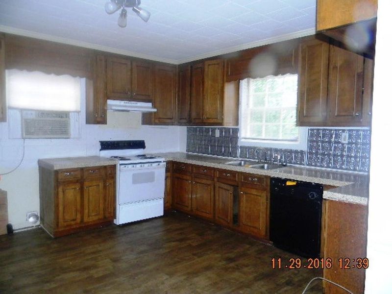 630 James St, Burlington, NC 27217