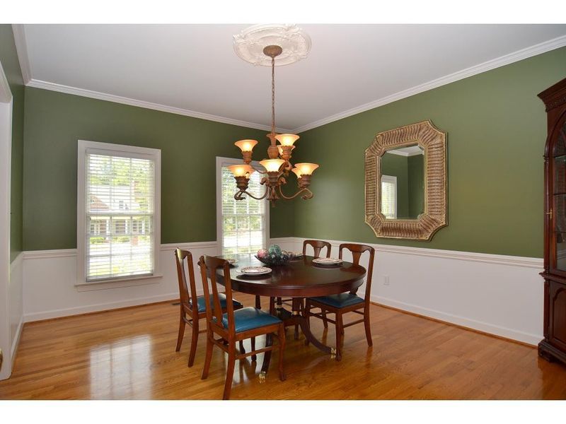 630 Meadowood Dr, Burlington, NC 27215